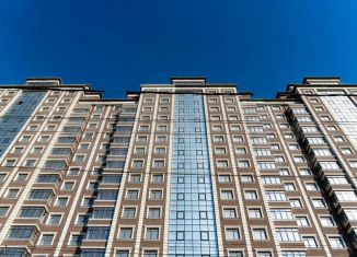 Продается квартира со свободной планировкой, 67 м2, Махачкала, проспект Петра I, 69