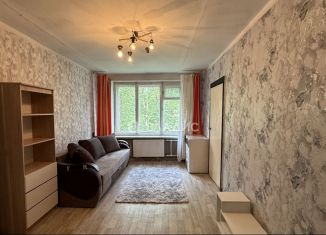 Продаю 2-ком. квартиру, 42.8 м2, Кириши, Комсомольская улица, 2