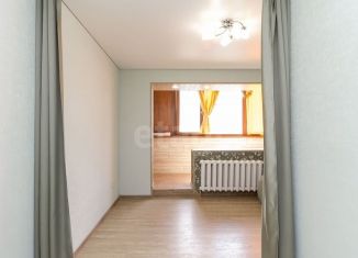 Продаю двухкомнатную квартиру, 30.7 м2, Тюмень, улица Бабарынка, 20А