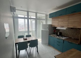 Сдам в аренду 1-комнатную квартиру, 44 м2, Краснодарский край, улица Хворостянского, 21