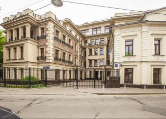 Продажа 4-ком. квартиры, 220 м2, Москва, 2-й Зачатьевский переулок, 11