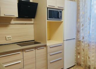 Сдам в аренду однокомнатную квартиру, 34 м2, Челябинск, улица Александра Шмакова, 19