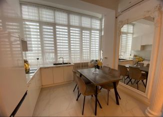 Продам 2-ком. квартиру, 67 м2, Грозный, улица А.А. Айдамирова, 135к3, микрорайон Ипподромный