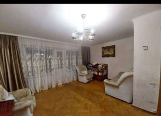 Продается 4-комнатная квартира, 103 м2, Владикавказ, улица Цоколаева, 12, 9-й микрорайон