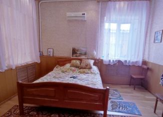 Продается 5-комнатная квартира, 120 м2, Новочеркасск, улица Грекова