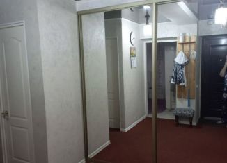 Продается 2-ком. квартира, 60 м2, Усть-Лабинск, улица Гагарина, 88