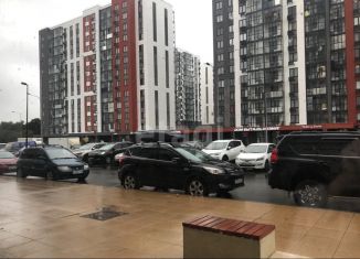 Сдам в аренду торговую площадь, 135 м2, поселение Десёновское, Нововатутинский проспект, 13