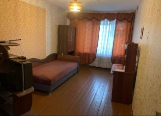 Продам двухкомнатную квартиру, 46 м2, Бокситогорск, улица Вишнякова, 21