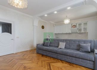 Продается 2-комнатная квартира, 75.3 м2, Симферополь, улица Батурина, 143, Центральный район