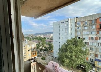 Продам трехкомнатную квартиру, 65 м2, город Кизилюрт, улица Гагарина, 56