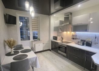 Сдаю однокомнатную квартиру, 38.2 м2, Мурино, проспект Авиаторов Балтики, 7, ЖК Виктория