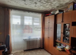 Продается 3-комнатная квартира, 59 м2, Волгоград, улица Федотова, 4