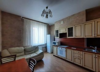 Сдается 2-комнатная квартира, 78 м2, Новосибирск, улица Кирова, 25