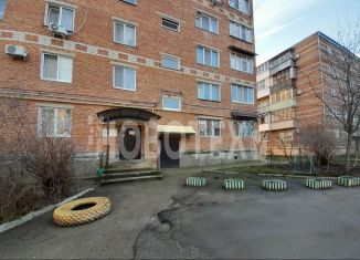 Продаю 1-ком. квартиру, 33 м2, поселок городского типа Афипский, улица Победы, 3А