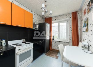 Продажа трехкомнатной квартиры, 64.9 м2, Челябинск, Октябрьская улица, 5