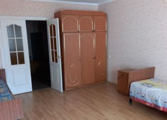 Сдается в аренду 3-комнатная квартира, 85 м2, Невинномысск, улица Дунаевского, 3А