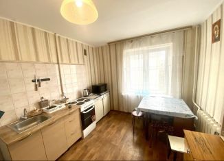 Сдам 1-ком. квартиру, 42 м2, Калининградская область, улица Адмирала Макарова, 2