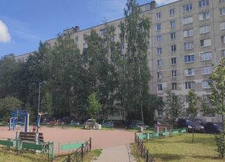 Продается 2-ком. квартира, 50 м2, Санкт-Петербург, Невский район, улица Дыбенко, 12к1Е