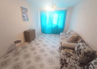 Сдаю 1-ком. квартиру, 30 м2, Кирово-Чепецк, улица Ленина, 57