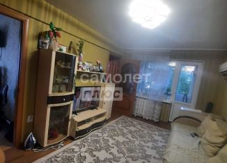 Продаю 3-комнатную квартиру, 59 м2, Астрахань, улица Ботвина, 12, Ленинский район