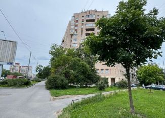 Продам 1-ком. квартиру, 34.3 м2, Санкт-Петербург, улица Дмитрия Устинова, метро Рыбацкое