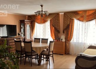 Продам 3-комнатную квартиру, 972 м2, Альметьевск, улица Ленина, 114Б