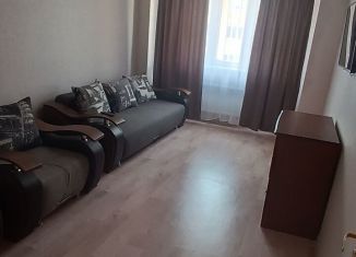 Сдается двухкомнатная квартира, 61.3 м2, поселок городского типа Афипский, улица 50 лет Октября, 44