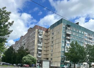 Четырехкомнатная квартира на продажу, 72 м2, Санкт-Петербург, Тверская улица, 48