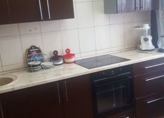 Сдам в аренду 2-ком. квартиру, 55 м2, Владикавказ, проспект Доватора, 27, 35-й микрорайон