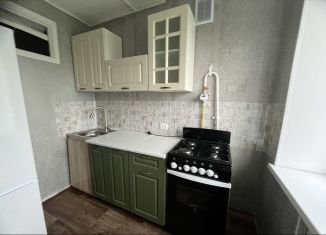 Сдам однокомнатную квартиру, 30 м2, Кыштым, улица Интернационала, 101