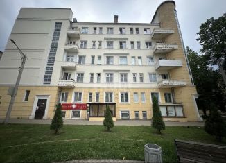 Продается торговая площадь, 63.9 м2, Боровичи, Ленинградская улица, 93
