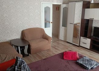 Сдам 1-ком. квартиру, 40 м2, Астраханская область, улица Куликова, 81к3