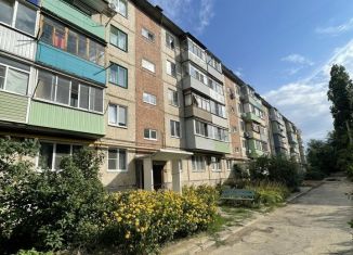 Продажа двухкомнатной квартиры, 42.8 м2, Волгоградская область, улица Серова, 47