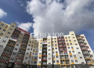 Продаю 1-ком. квартиру, 44 м2, Кострома, улица Александра Зиновьева, 8, ЖК Чемпион