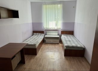 Сдается в аренду многокомнатная квартира, 15 м2, Ростов-на-Дону, проспект Ленина, 125