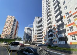 Продам 2-комнатную квартиру, 55 м2, Красноярский край, улица Елены Стасовой, 50Б