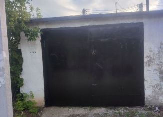 Продаю гараж, 27 м2, Азнакаево, улица Хасанова, 20