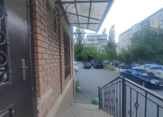 Сдача в аренду помещения свободного назначения, 200 м2, Махачкала, проспект Имама Шамиля, 43Е, Ленинский район