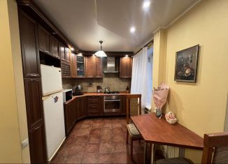 Аренда 3-ком. квартиры, 48 м2, Сочи, улица Конституции СССР, 10, микрорайон Центральный