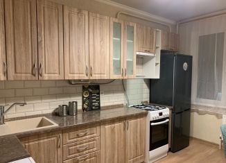 Сдаю 2-ком. квартиру, 47 м2, поселок городского типа Афипский, улица Победы, 17