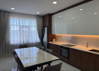 Сдача в аренду 2-комнатной квартиры, 98 м2, Грозный, улица В.А. Кан-Калика, 55