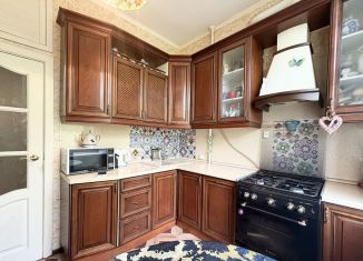 Продам 3-ком. квартиру, 75.8 м2, Москва, ЗАО, Молодогвардейская улица