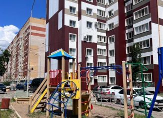 Продам 2-ком. квартиру, 60 м2, Оренбург, Нагорная улица, 4, Промышленный район