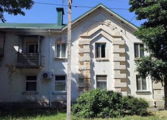 Продается 2-комнатная квартира, 44 м2, Майкоп, улица Ленина, 114