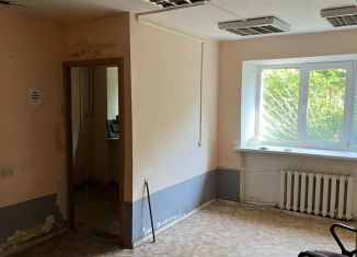 Продам четырехкомнатную квартиру, 83 м2, Нижний Новгород, улица Сурикова, 6А, метро Горьковская