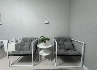 Сдаю 1-ком. квартиру, 38 м2, Липецк, улица Хренникова, 5