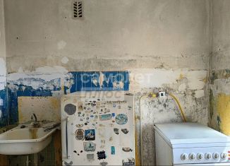 Продам 1-комнатную квартиру, 30 м2, Старый Оскол, микрорайон Приборостроитель, 10