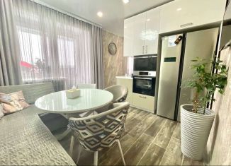 Продается двухкомнатная квартира, 70 м2, Благовещенск, Заводская улица, 4/1, ЖК Лазурный Берег