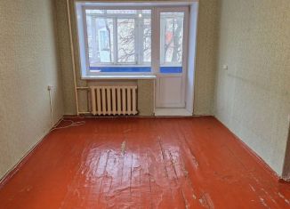 Продаю 1-комнатную квартиру, 30 м2, Златоуст, улица имени А.С. Грибоедова, 12