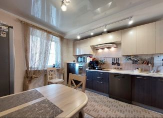 Продаю 3-ком. квартиру, 85.7 м2, Калининград, Батальная улица, 1